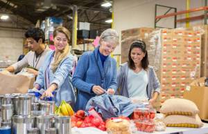 volunteers soup kitchen helping